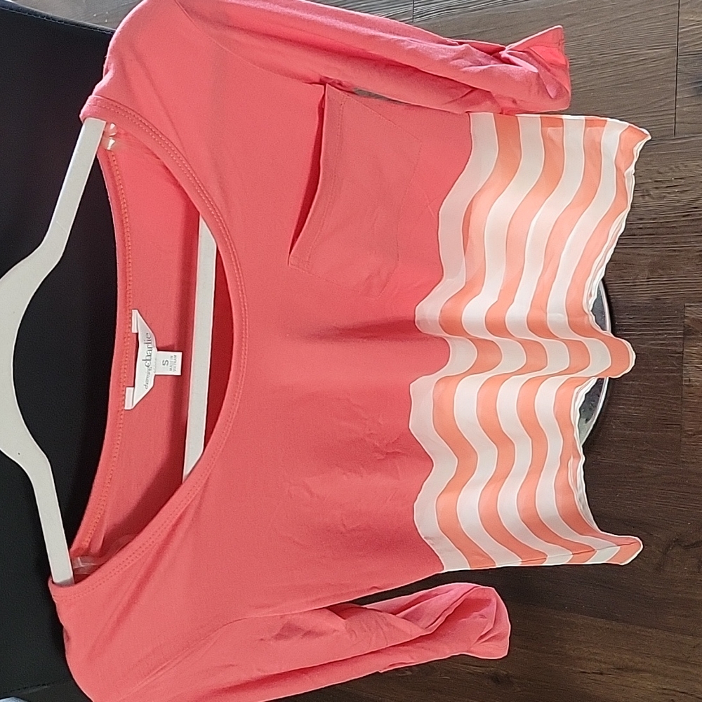 Coral/Off White Striped Top w/ 3/4 length sleeves w/button detail, size small